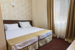 Отель Hotel Central Русе Двухместный номер эконом-класса с 2 отдельными кроватями-4